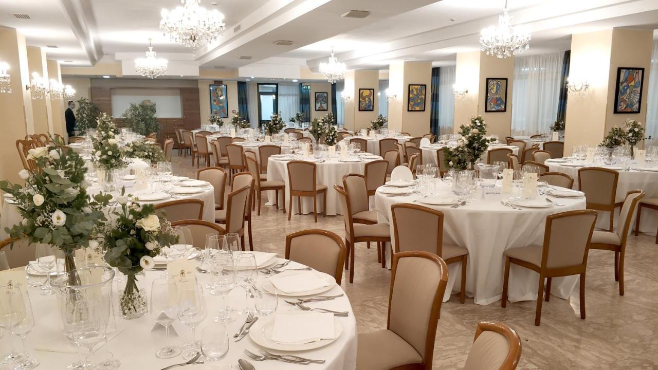 Grand Hotel Adriatico Montesilvano Exterior foto